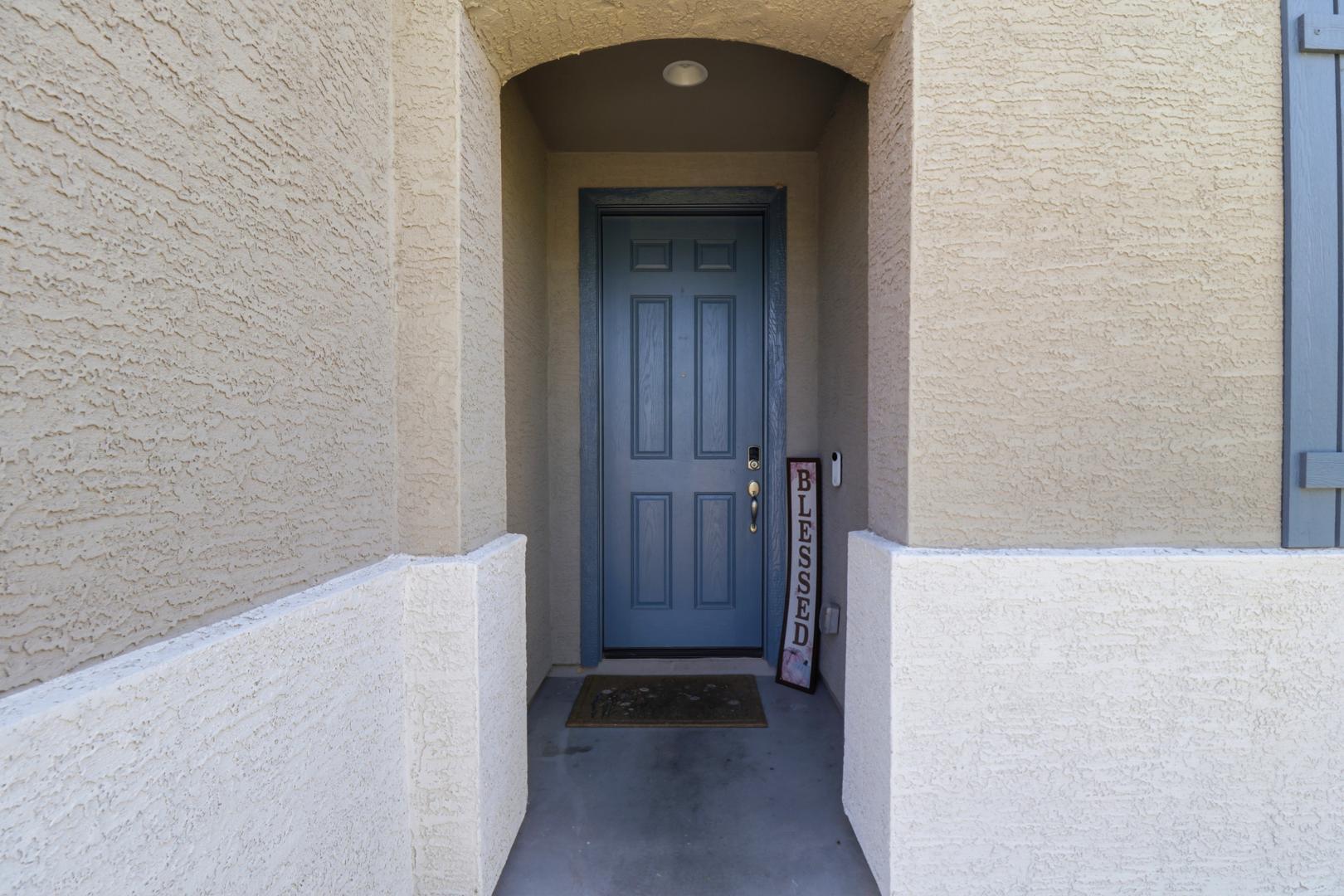 6737 W Valley View Drive