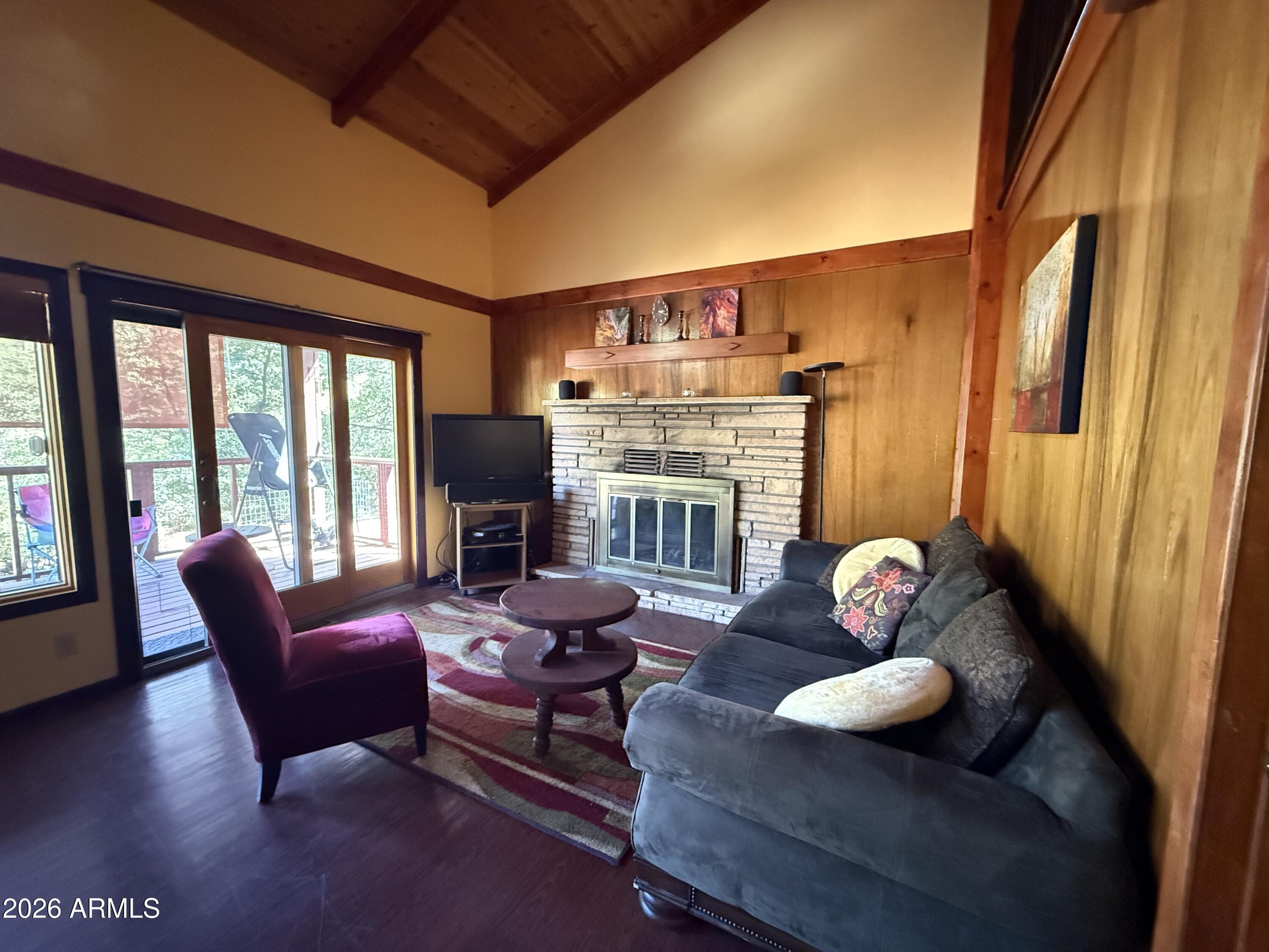 COOL PINES - Residential