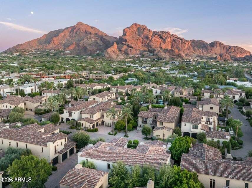 4949 E LINCOLN Drive 11