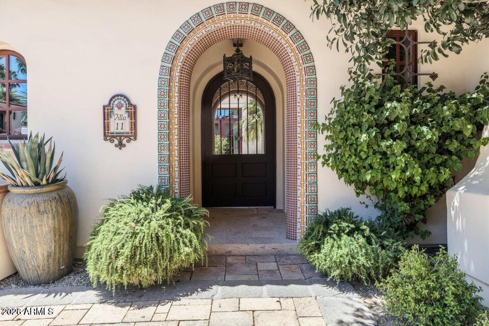 4949 E LINCOLN Drive 11