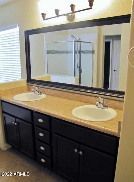 REFLECTIONS VALIENTE - Residential Lease