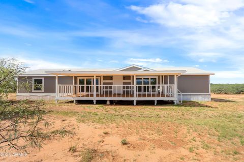 5868 S HARGIS RANCH Road Hereford AZ 85615