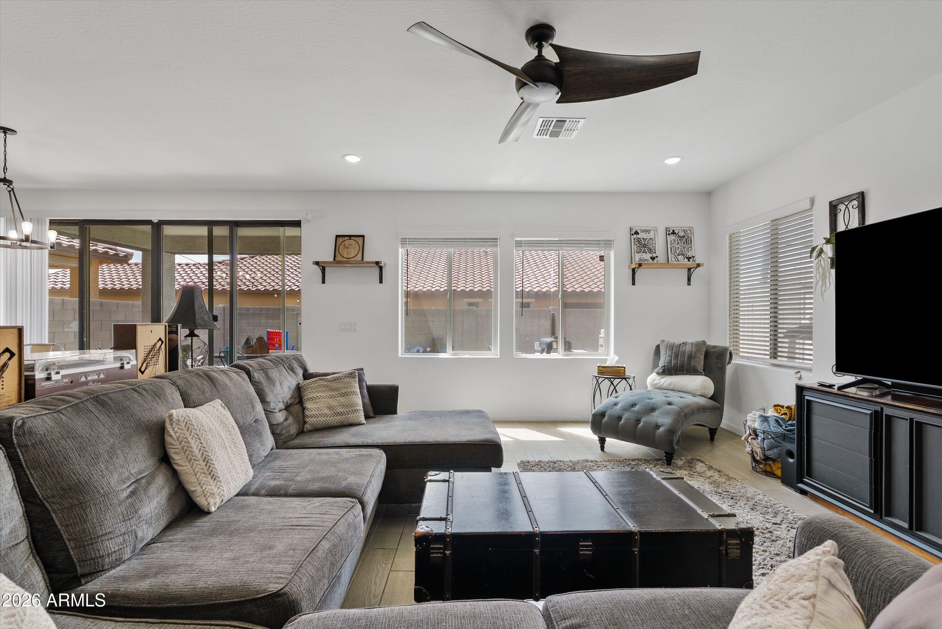 2014 N MARKETSIDE Avenue