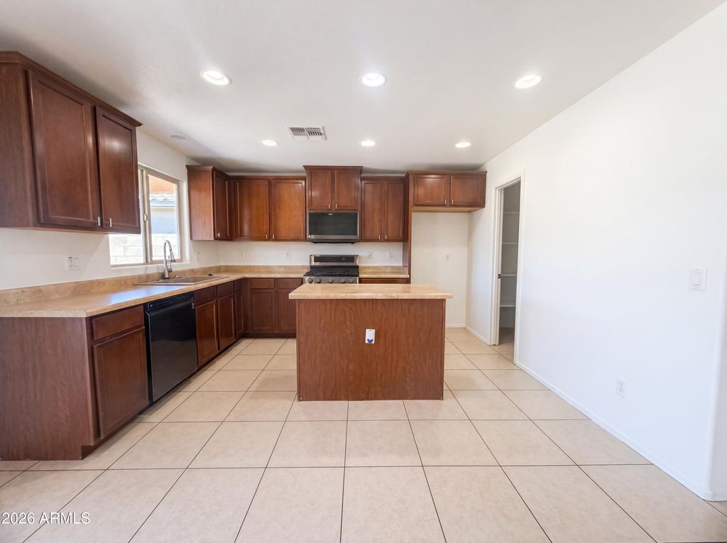 Photo of 1043 E Daniella Drive, San Tan Valley, AZ 85140 (MLS # 7030509)