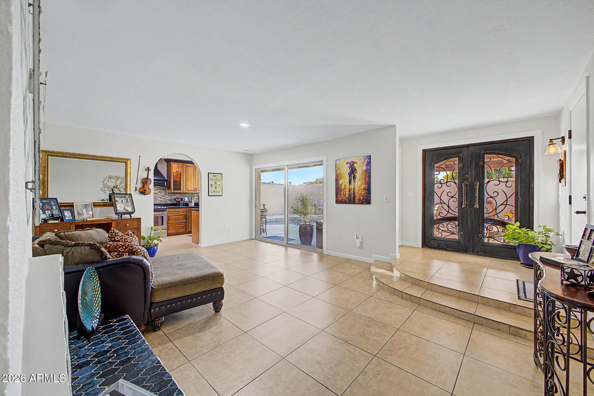2019 E BALBOA Drive