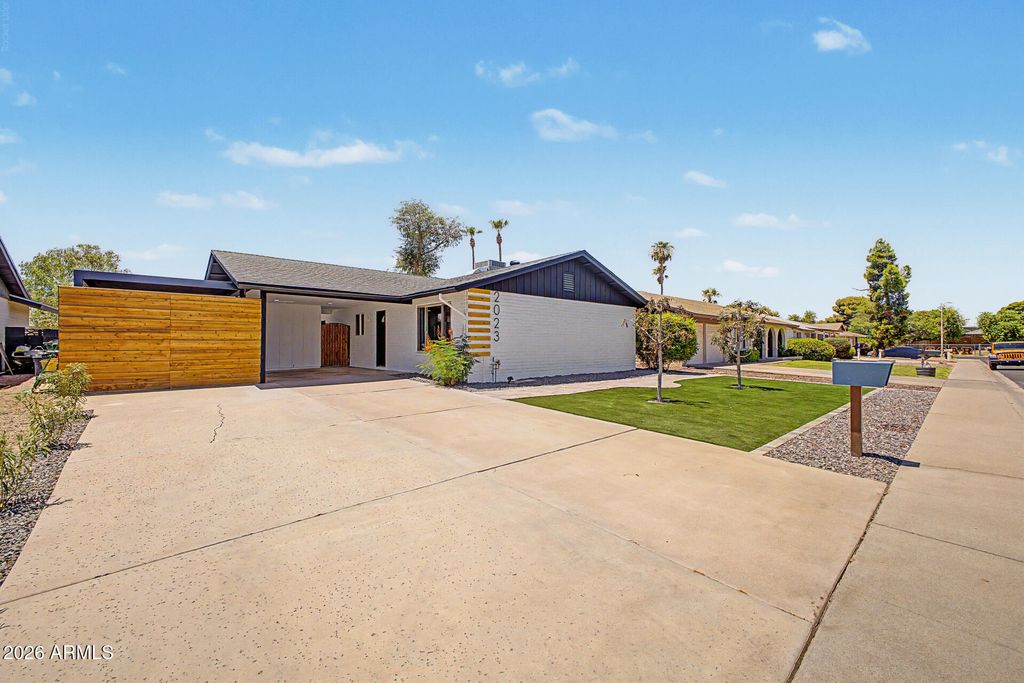 Photo of 2023 E Cornell Drive, Tempe, AZ 85283 (MLS # 7049228)