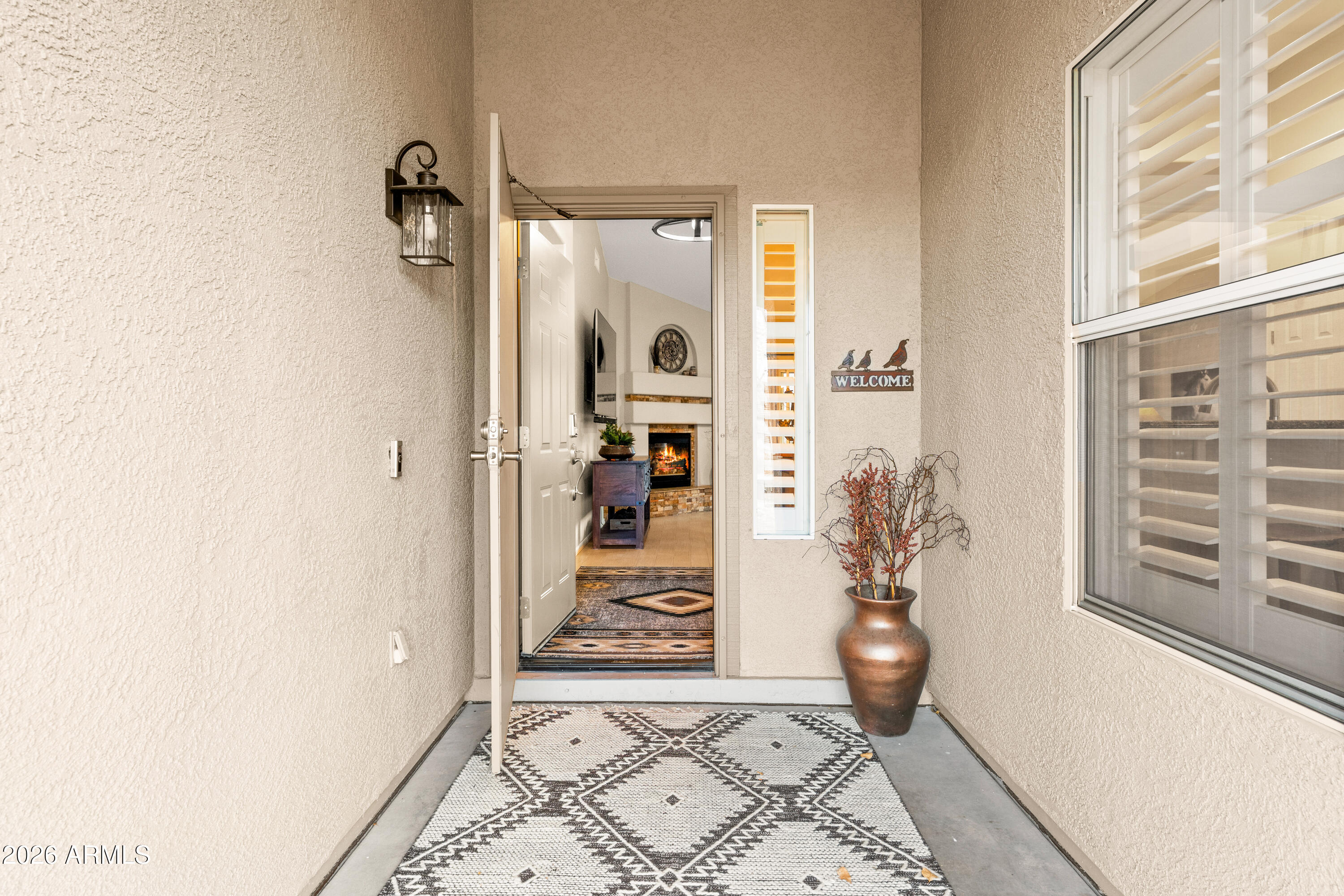 1925 W DESERT WILLOW Drive