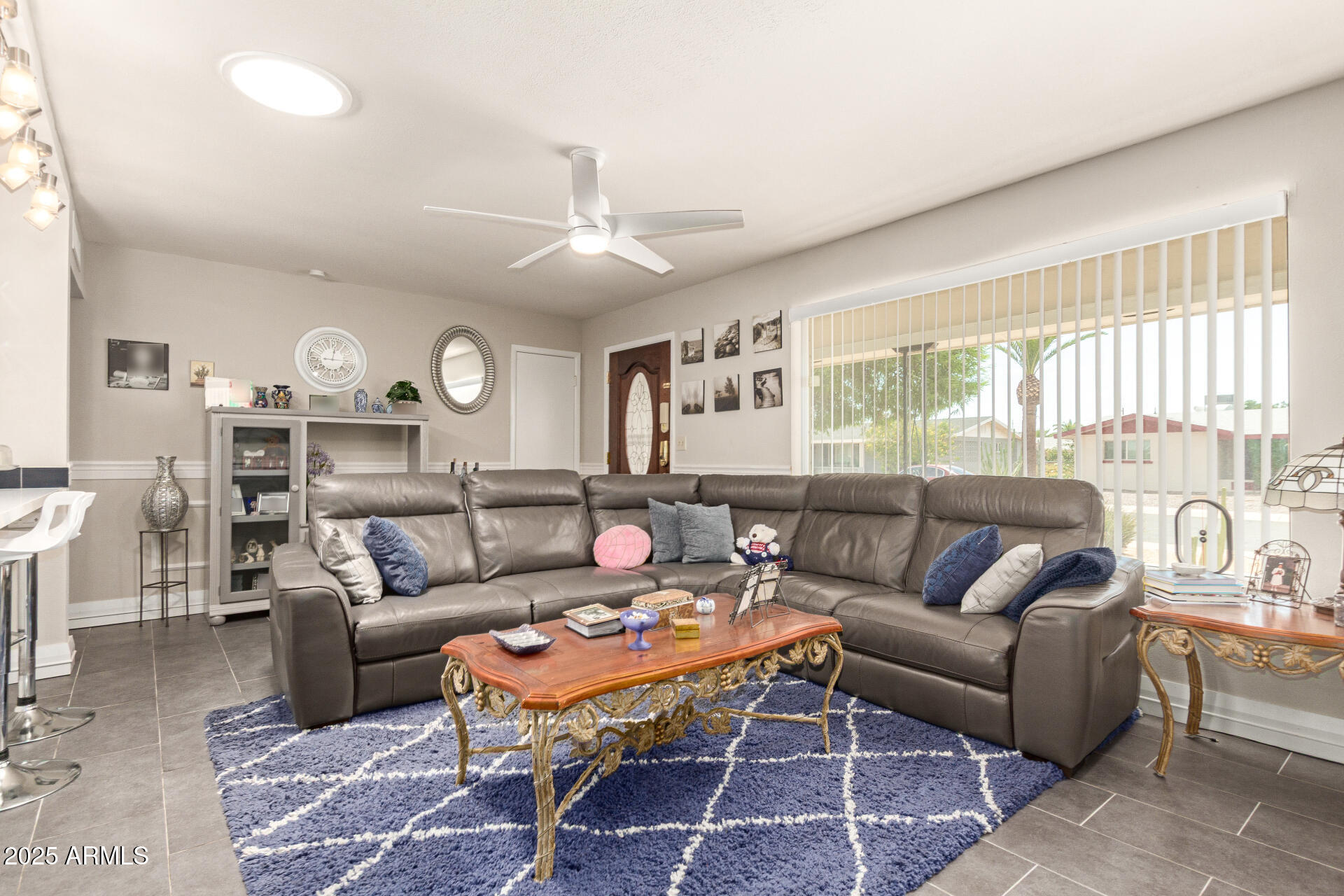 5252 E des moines Street