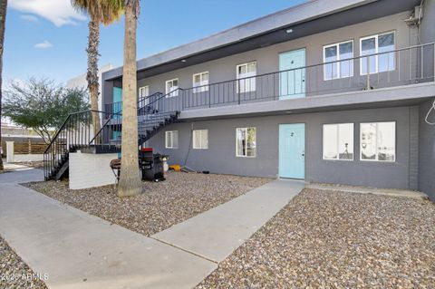 Photo of 2925 N 38th Street, Phoenix, AZ 85018 (MLS # 7013792)