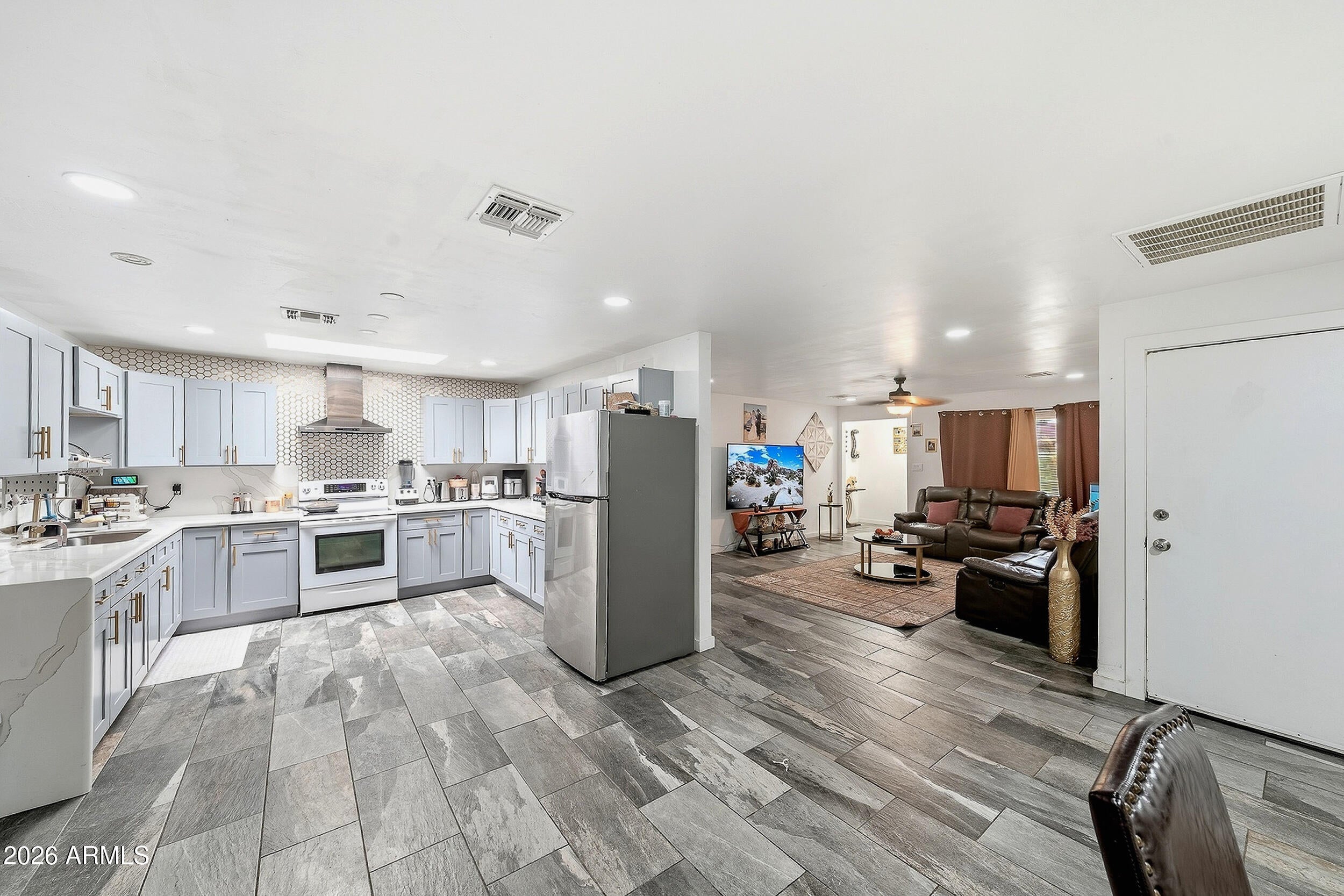 8117 W ELM Street
