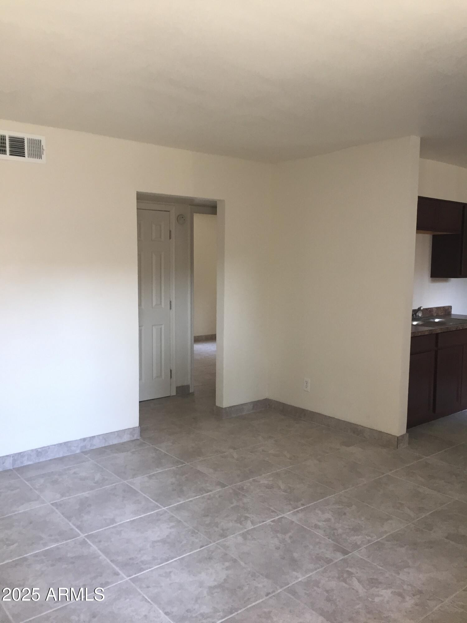 1222 E Mountain View Road 108