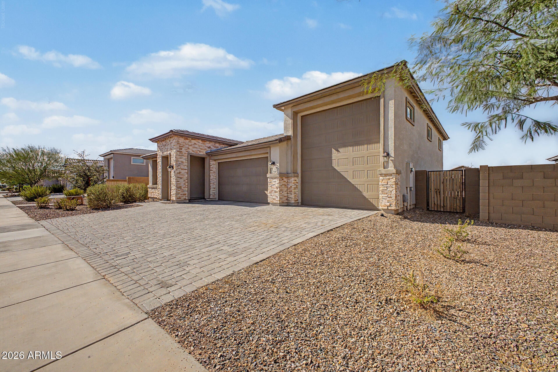 768 W PALO VERDE Drive