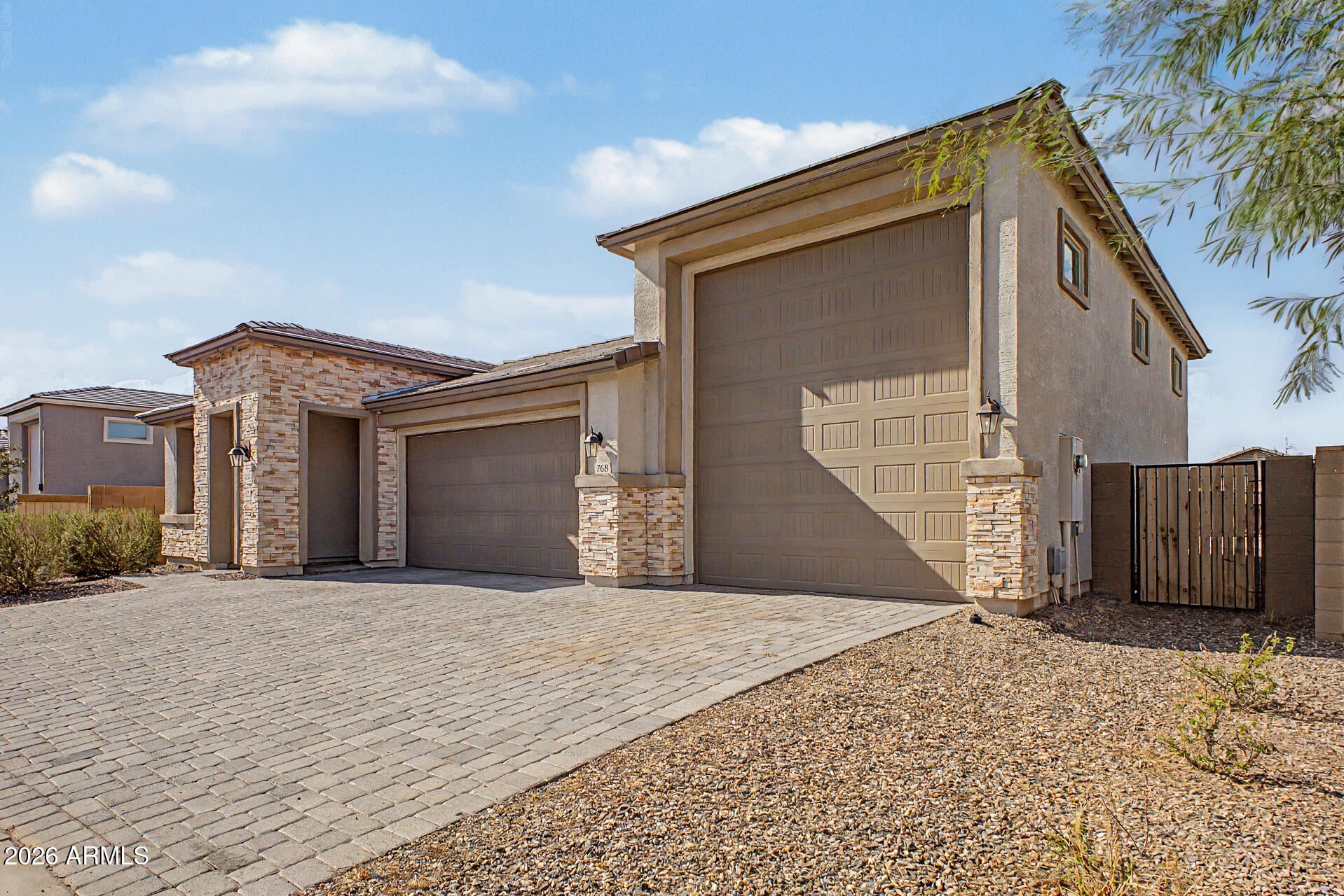 768 W PALO VERDE Drive