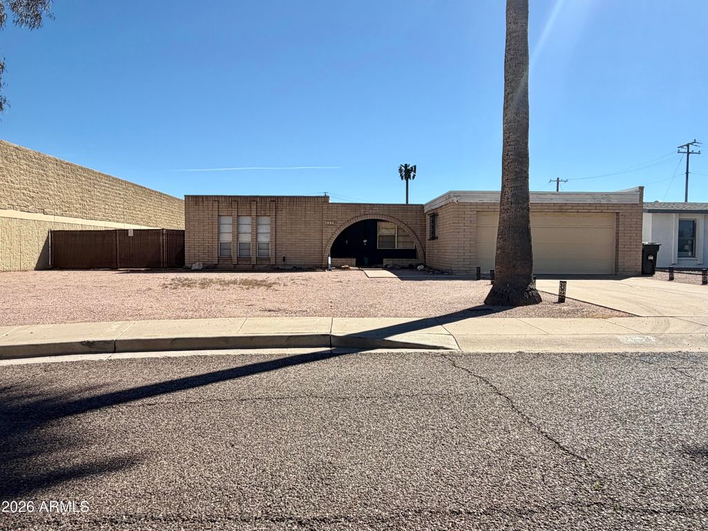 Photo of 3329 E Charter Oak Road, Phoenix, AZ 85032 (MLS # 7000270)