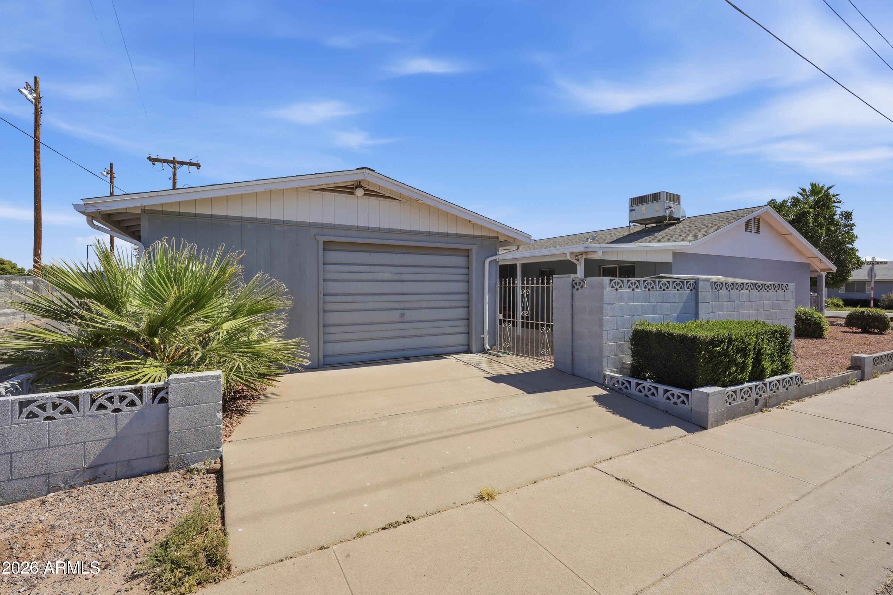 4048 W EL CAMINITO Drive