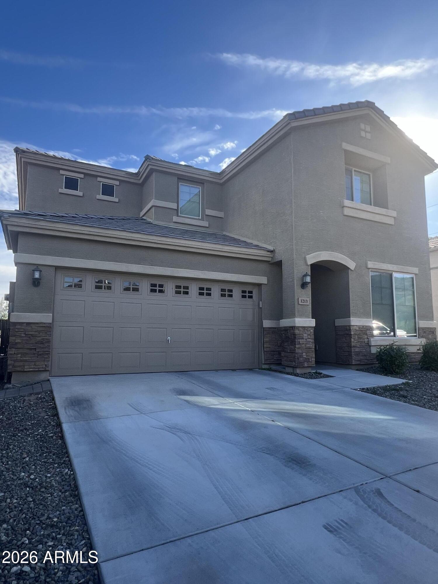 1213 E SHANGRI LA Road