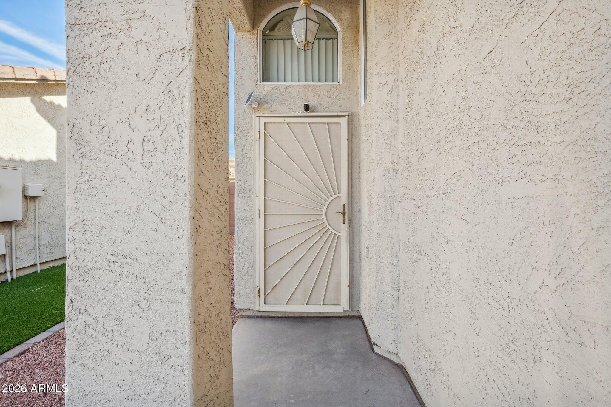 4034 E CHAMBERS Street