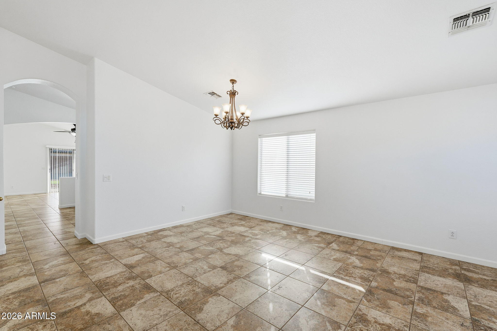 823 E MOUNTAIN VIEW Road