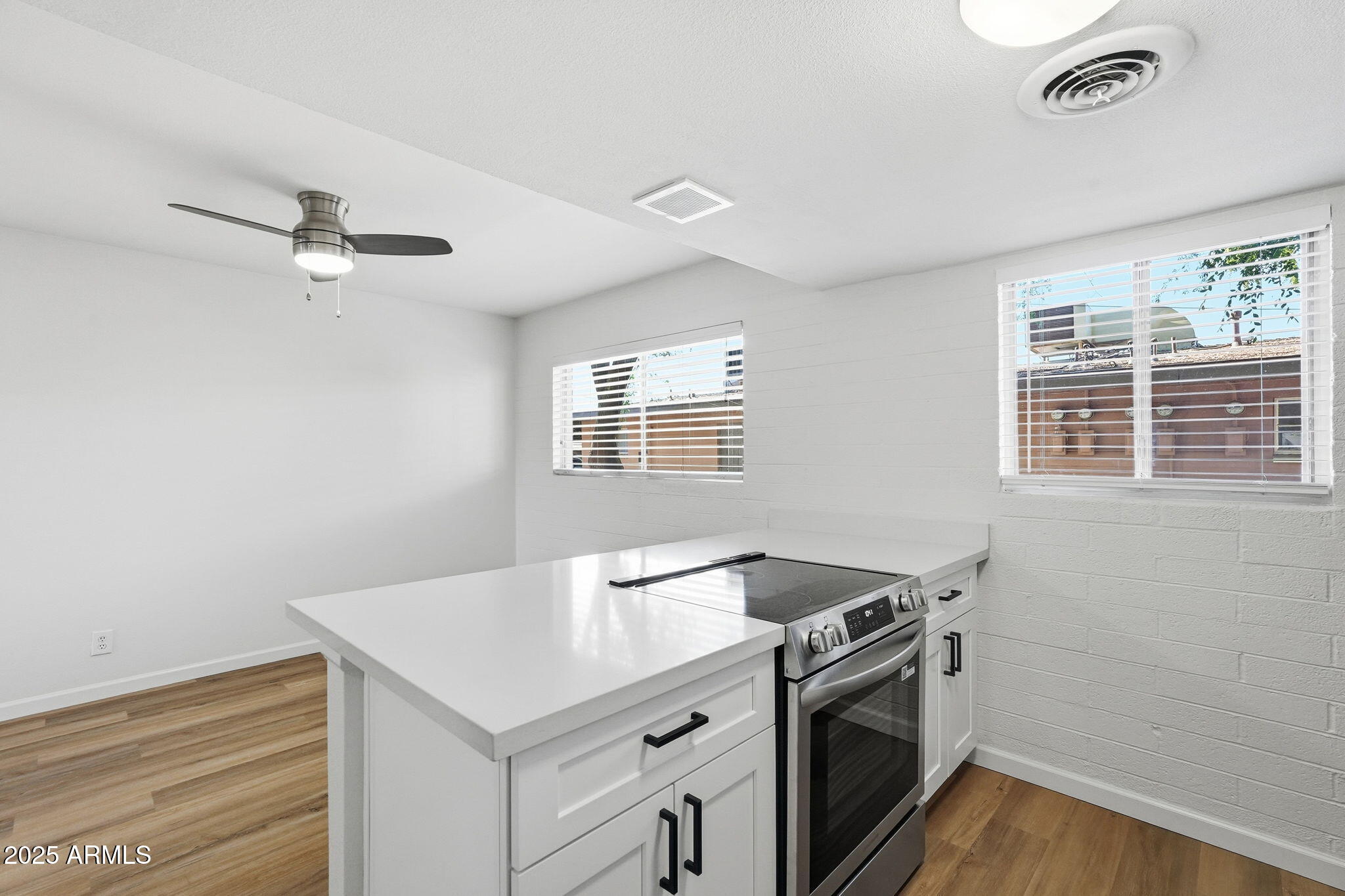 6544 N 12TH Street N 19