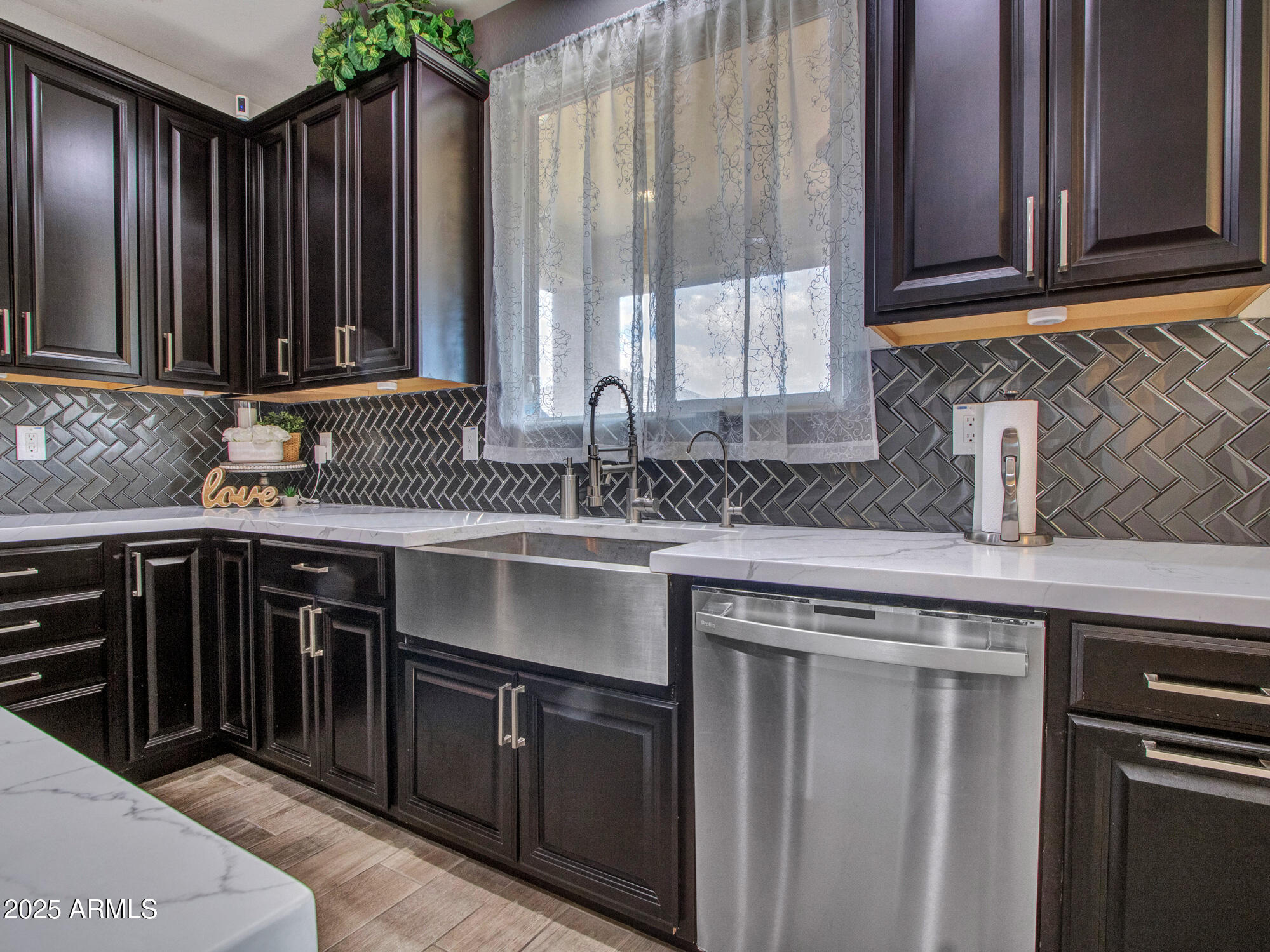 Avondale, Arizona 85323, United States, 5 Bedrooms Bedrooms, ,3 BathroomsBathrooms,Residential,Active,116011