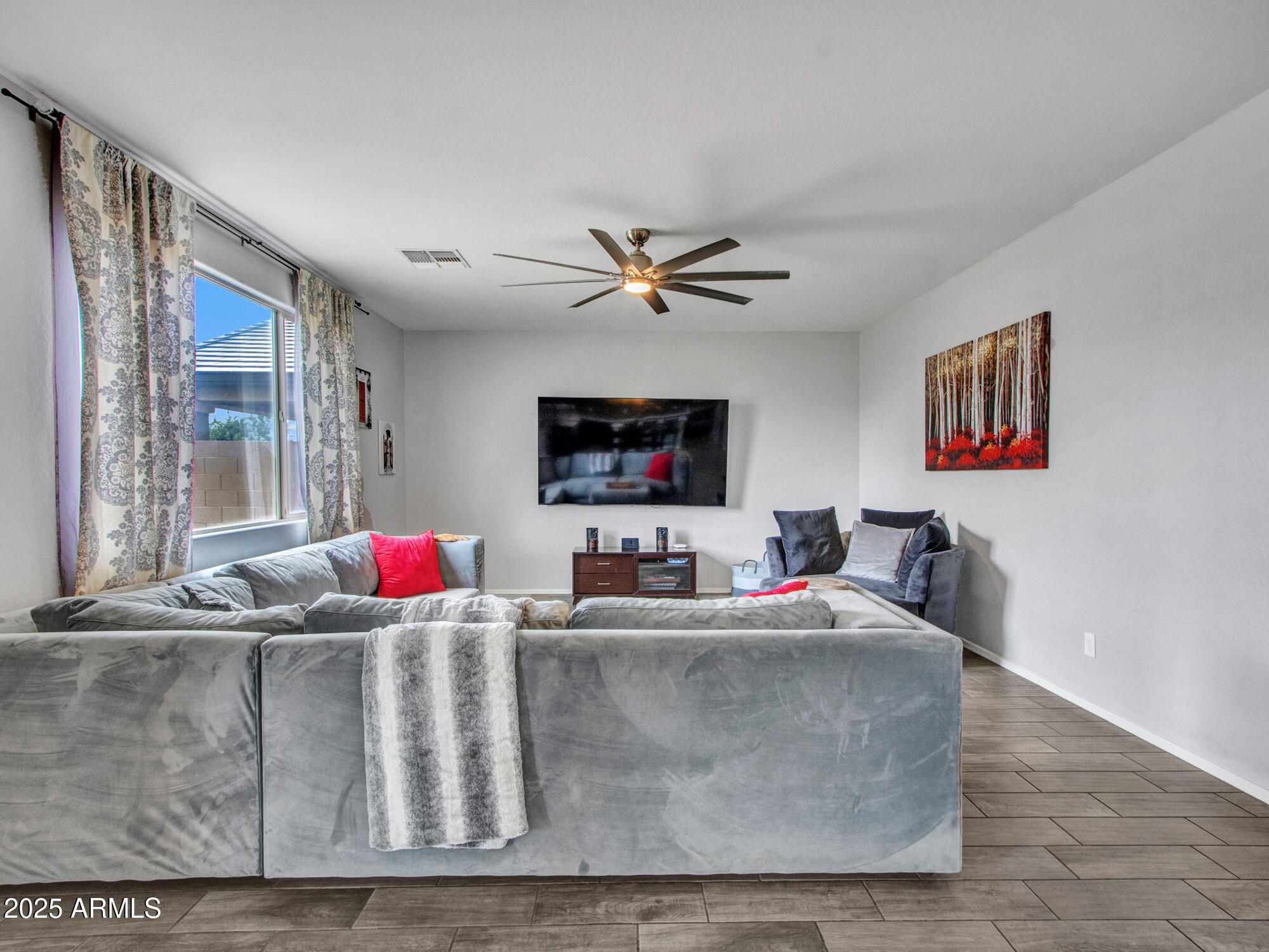 Avondale, Arizona 85323, United States, 5 Bedrooms Bedrooms, ,3 BathroomsBathrooms,Residential,Active,116011