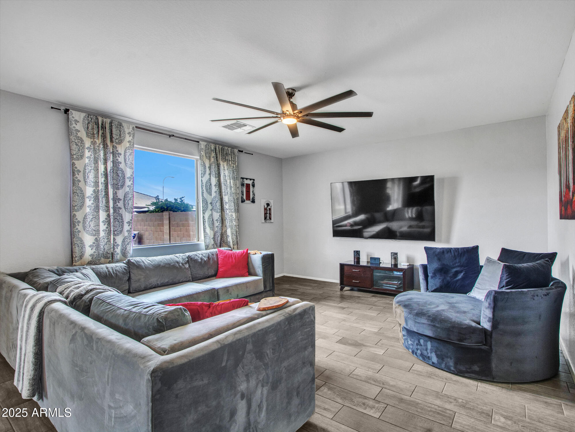 Avondale, Arizona 85323, United States, 5 Bedrooms Bedrooms, ,3 BathroomsBathrooms,Residential,Active,116011