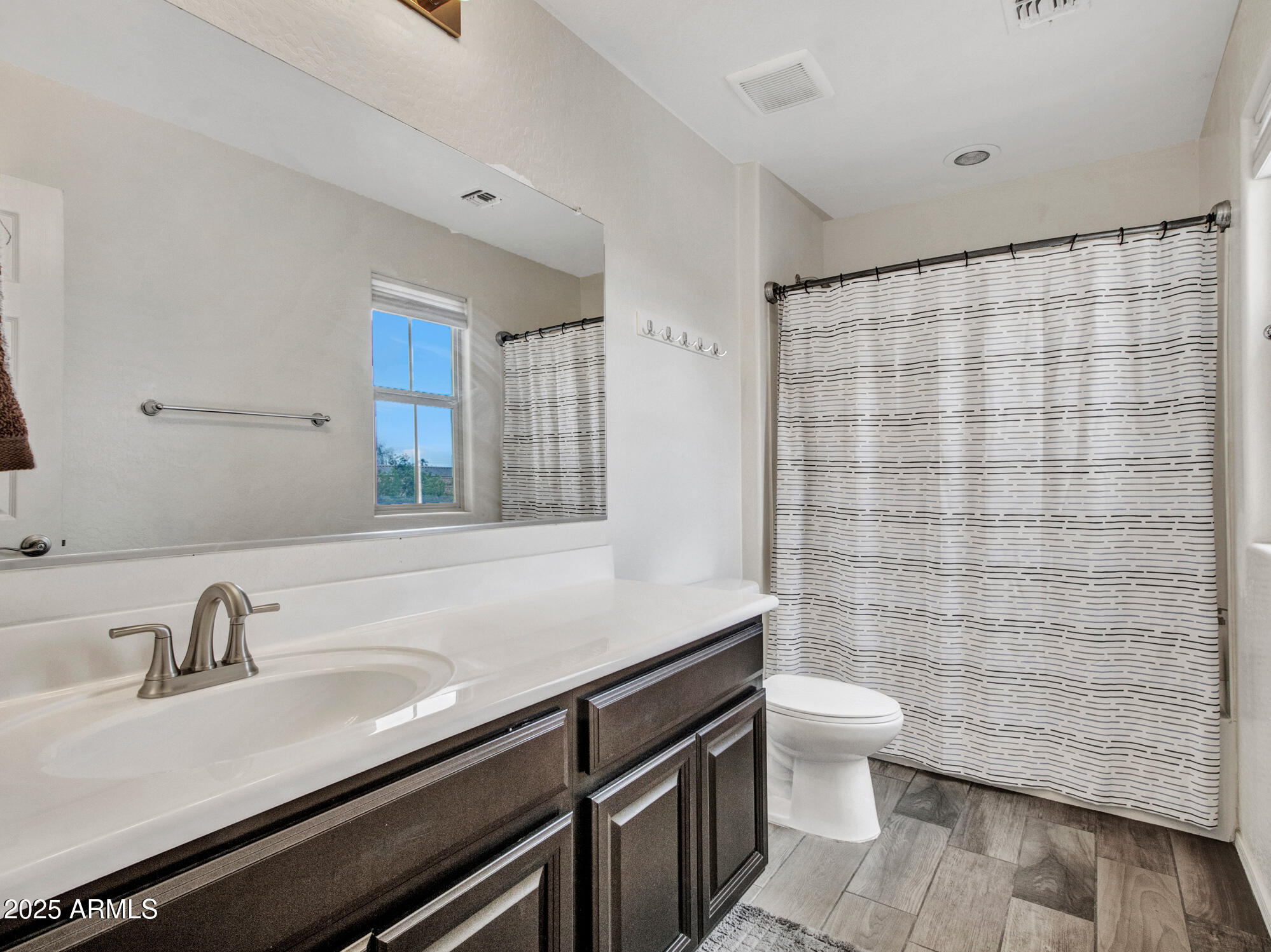 Avondale, Arizona 85323, United States, 5 Bedrooms Bedrooms, ,3 BathroomsBathrooms,Residential,Active,116011