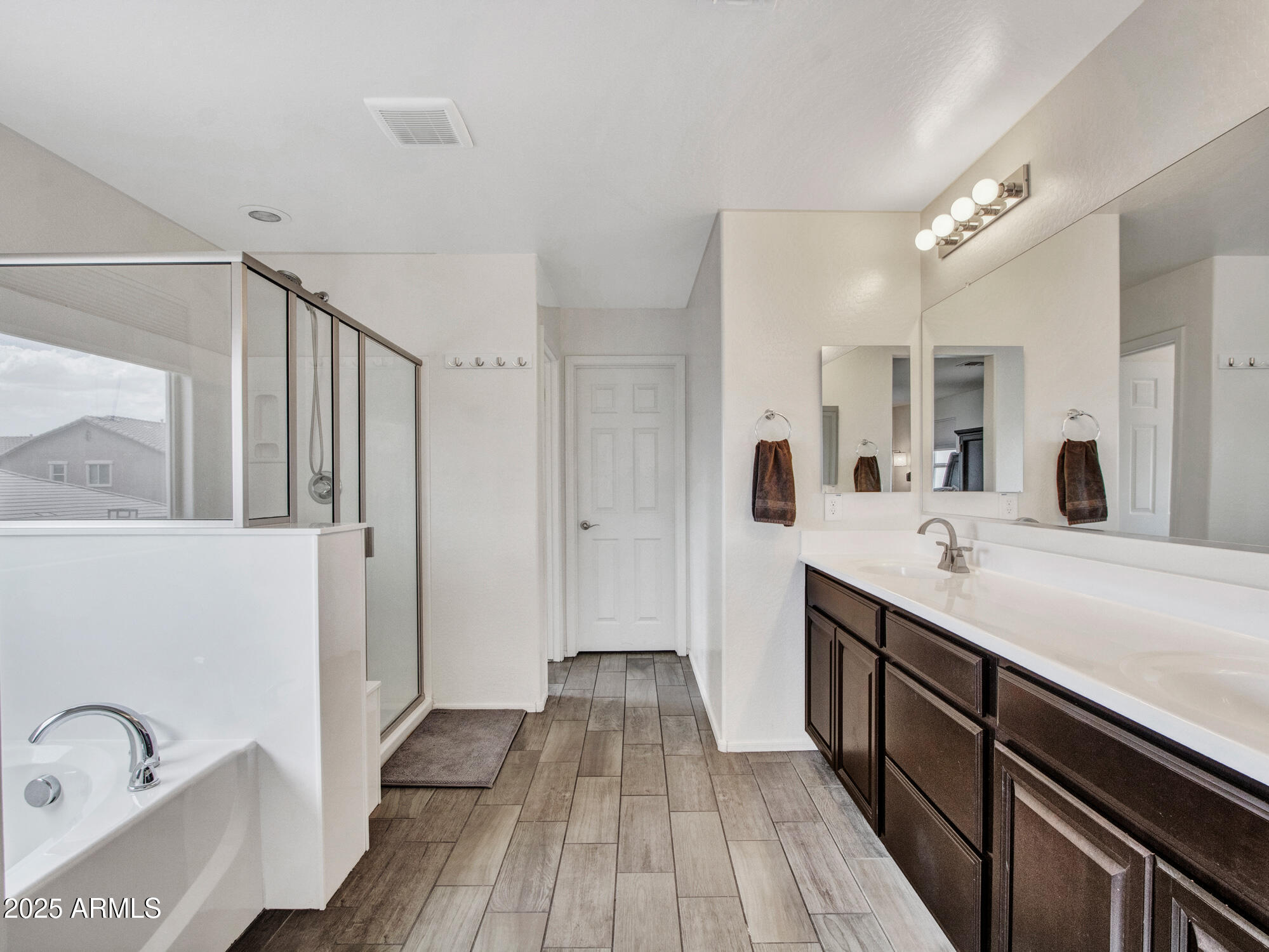 Avondale, Arizona 85323, United States, 5 Bedrooms Bedrooms, ,3 BathroomsBathrooms,Residential,Active,116011