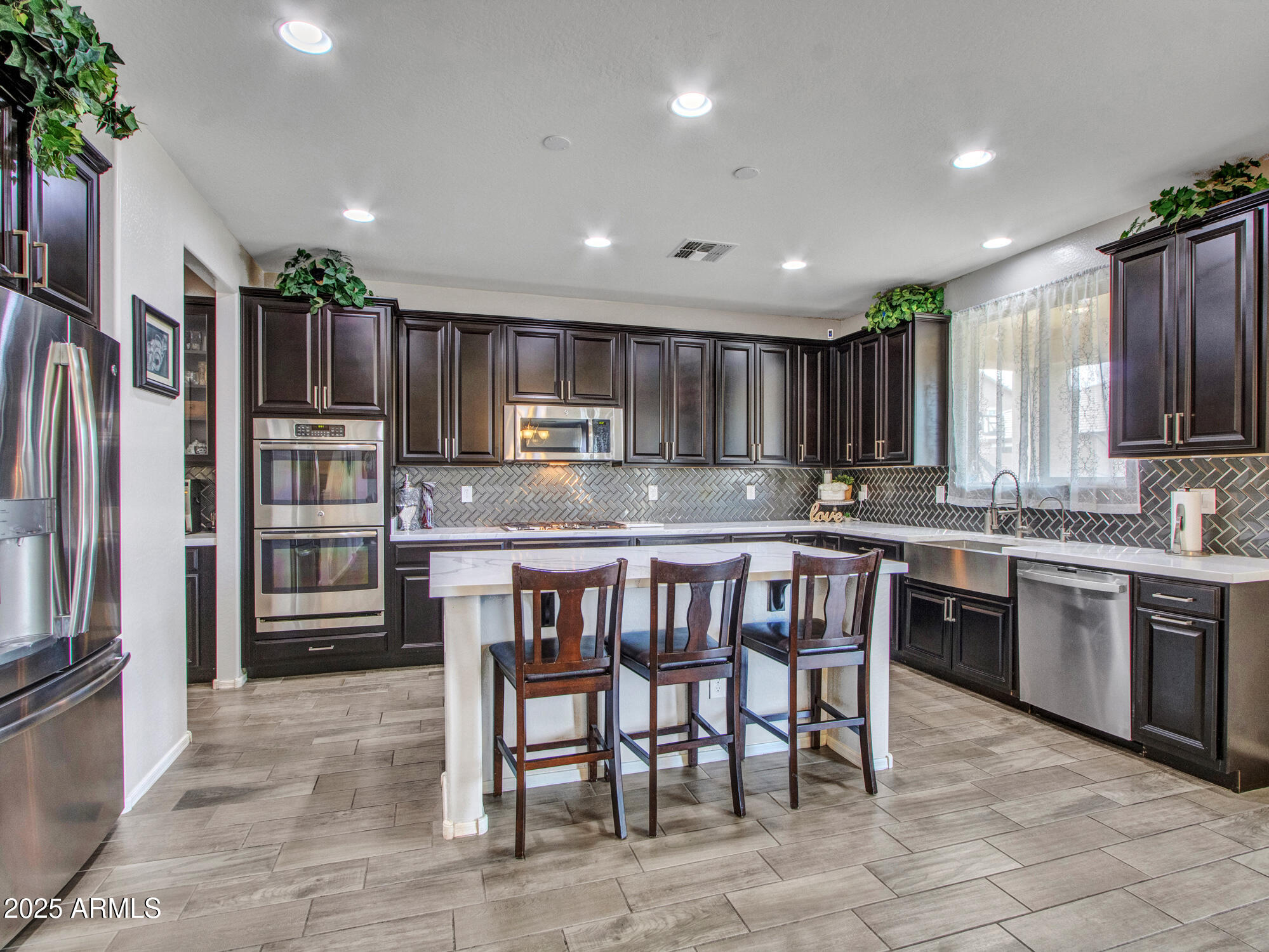 Avondale, Arizona 85323, United States, 5 Bedrooms Bedrooms, ,3 BathroomsBathrooms,Residential,Active,116011