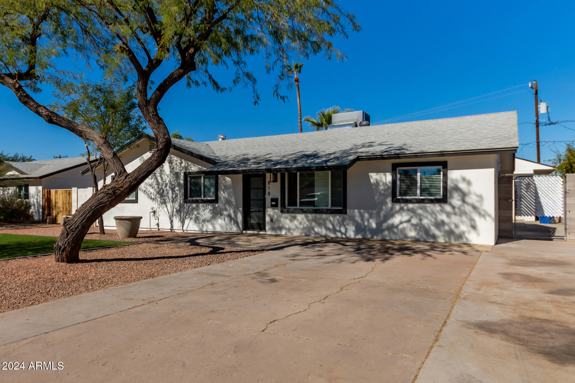 818 W Elna Rae Street