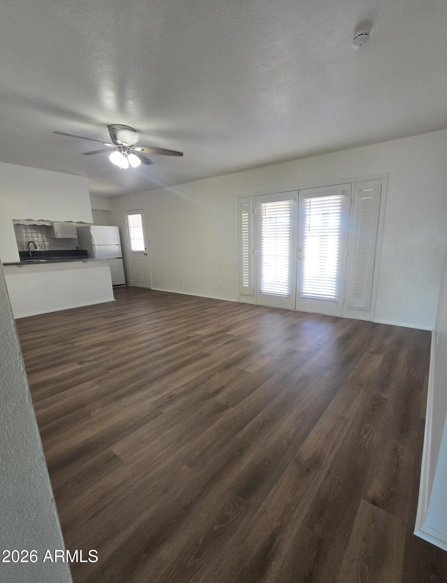 2644 W CORRINE Drive