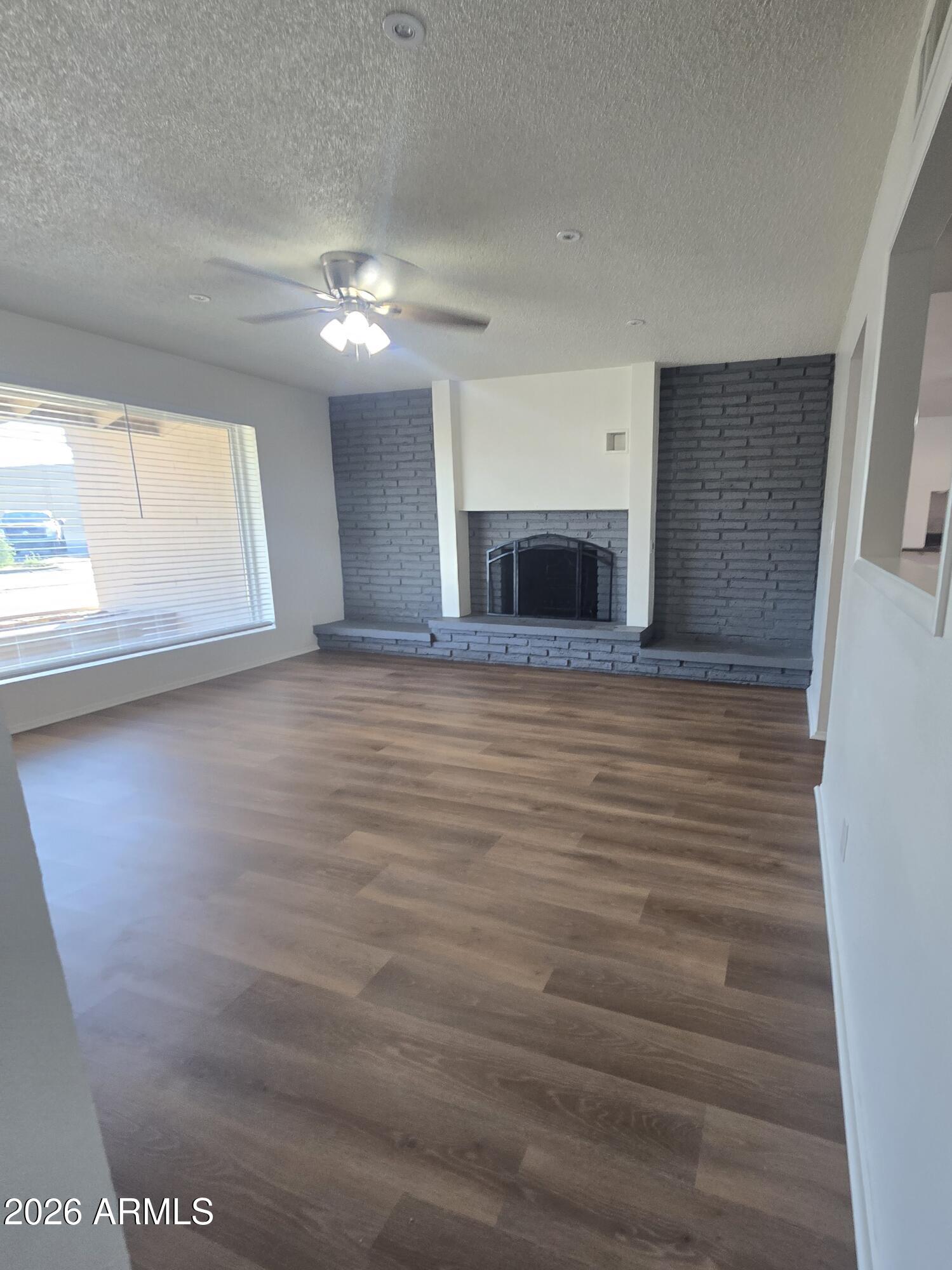 2644 W CORRINE Drive