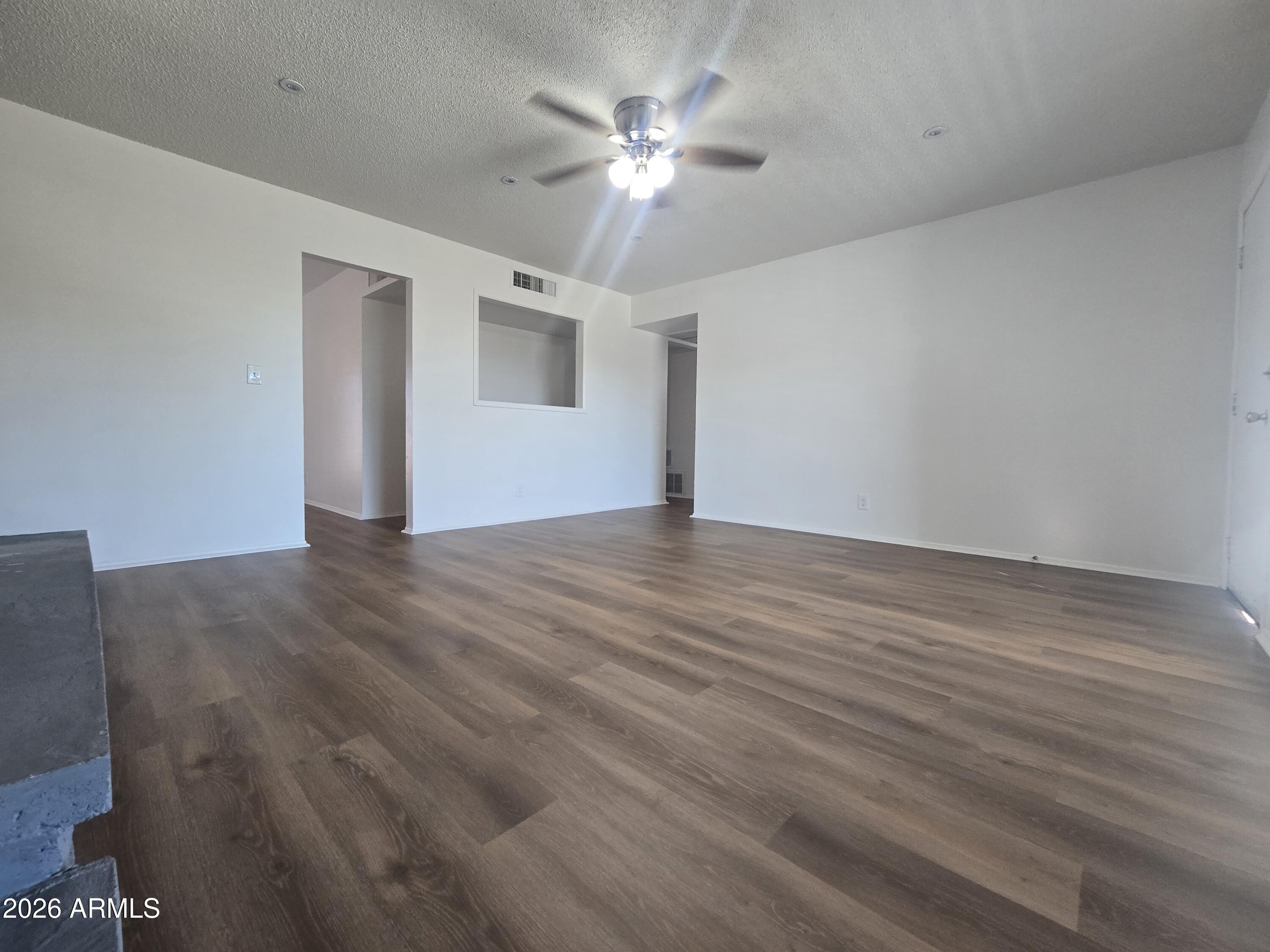 2644 W CORRINE Drive