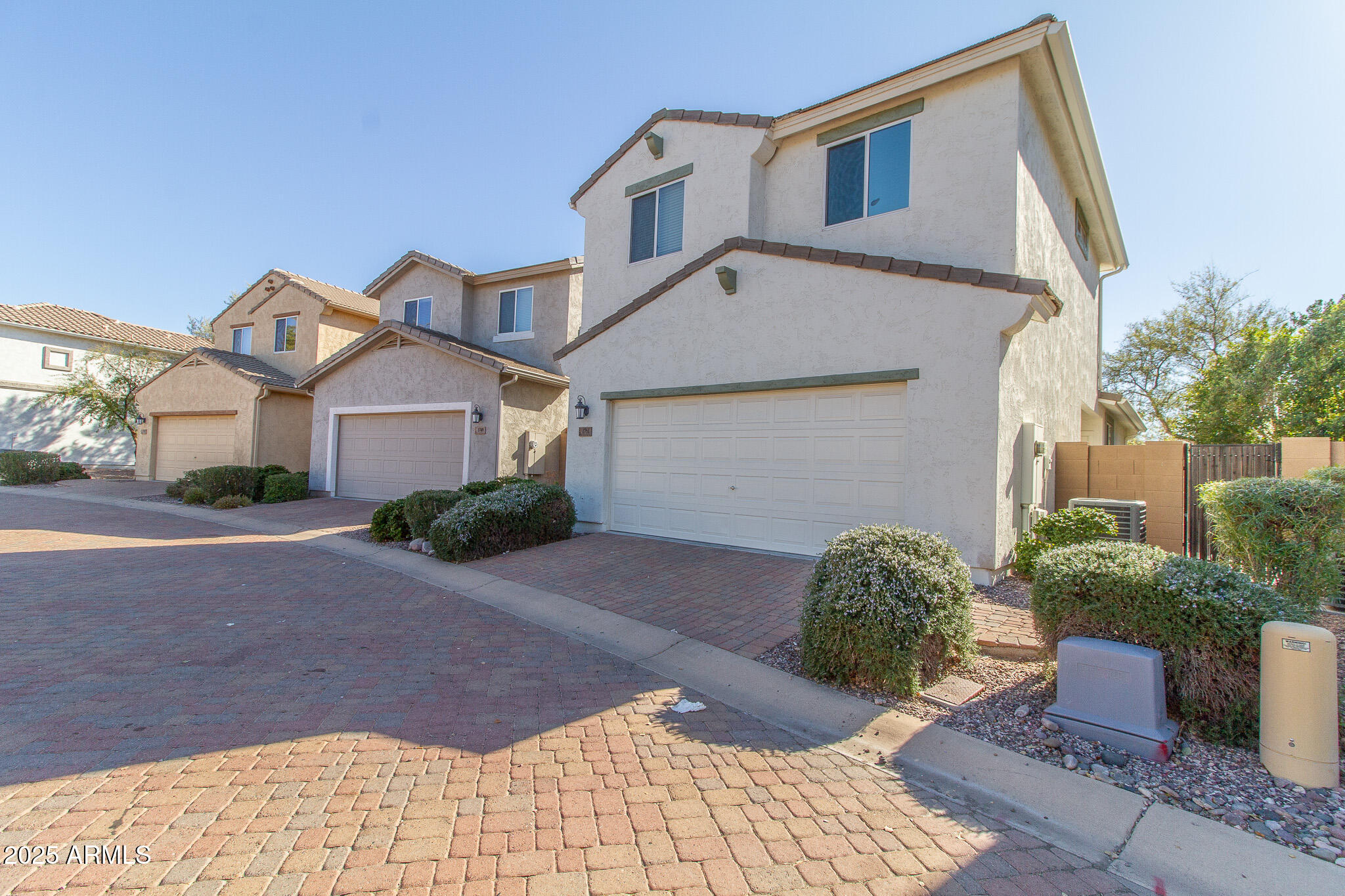 1751 S CHATSWORTH --