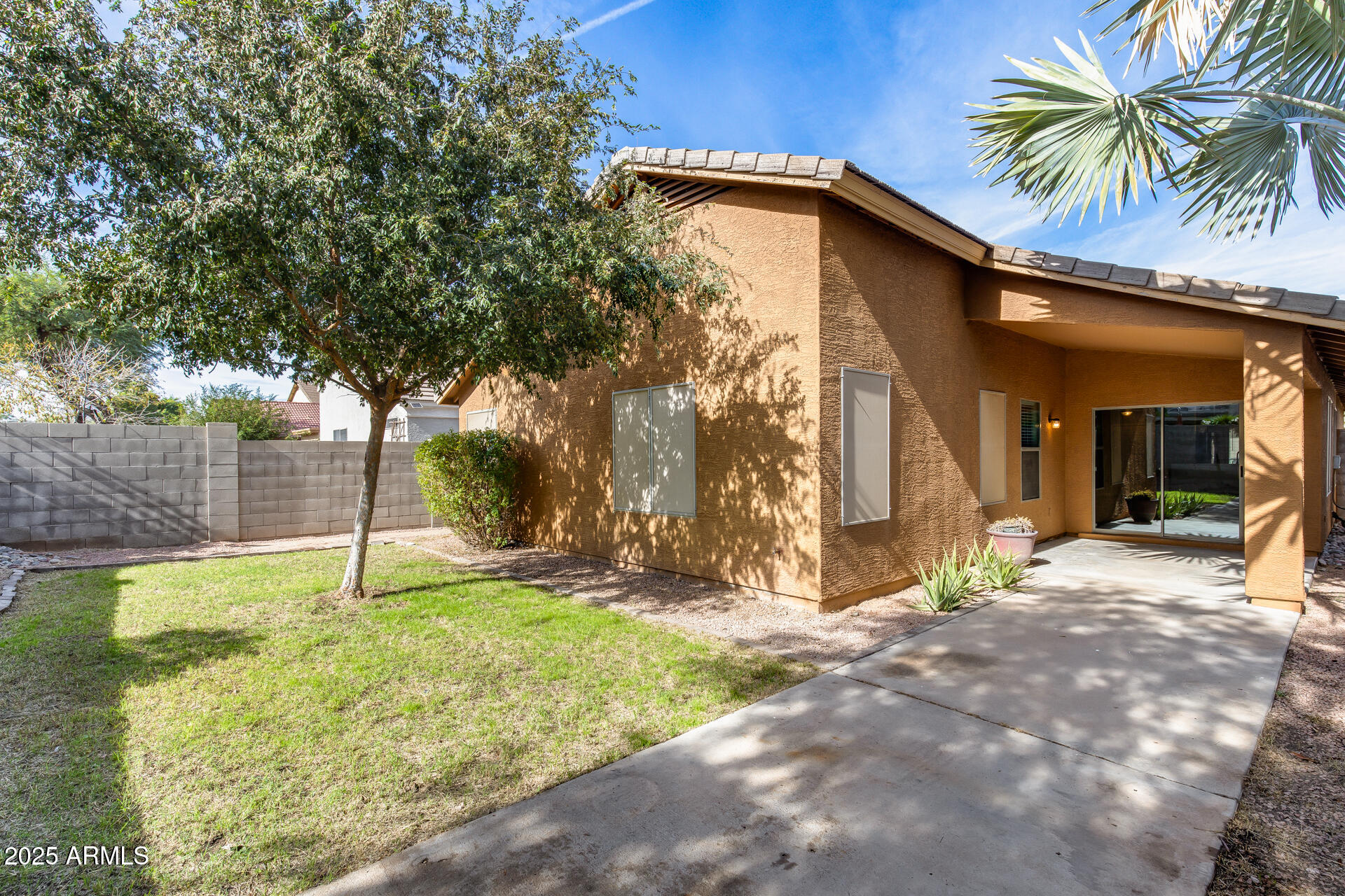 1991 W VINEYARD PLAINS Drive