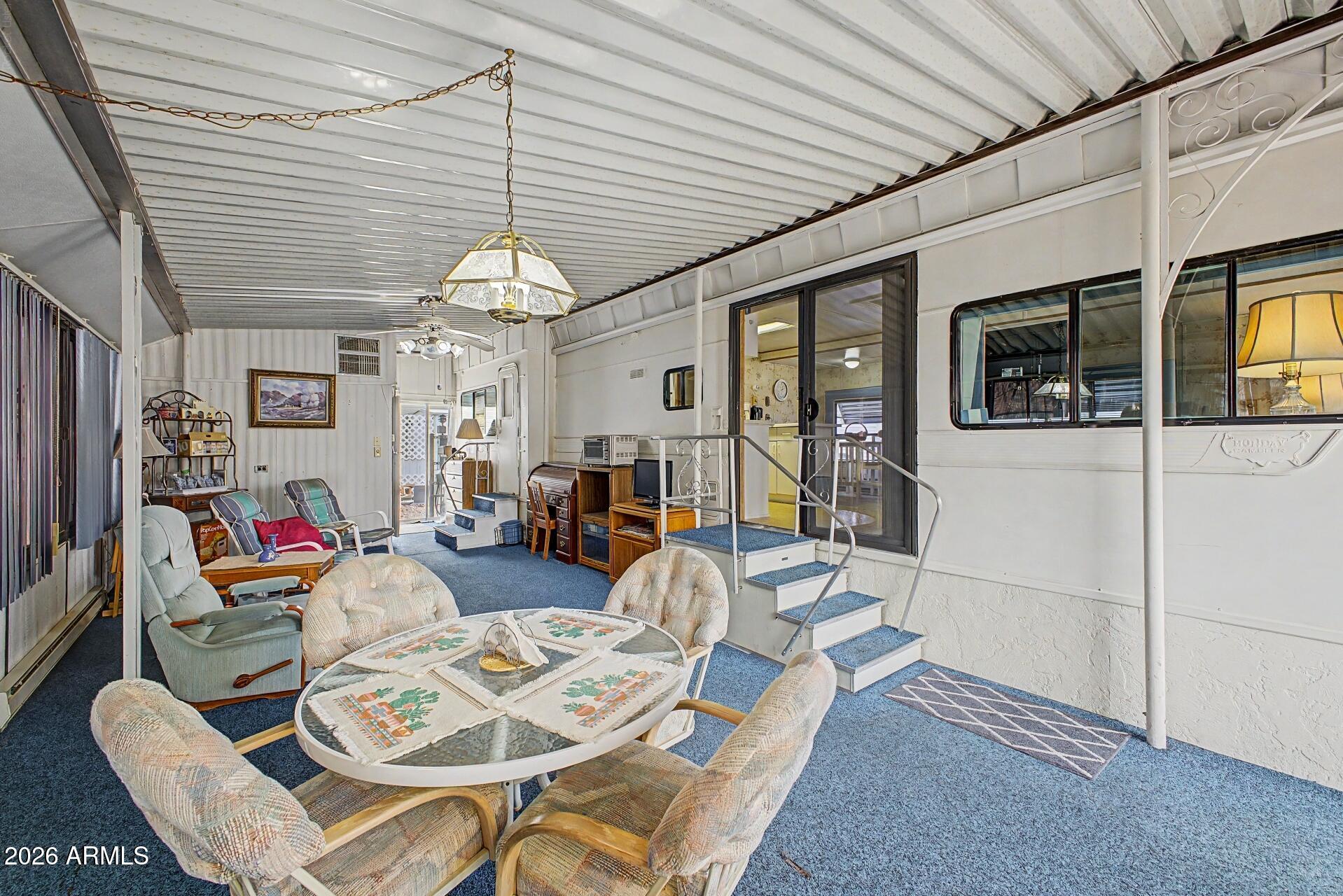 524 DOUGLAS Road