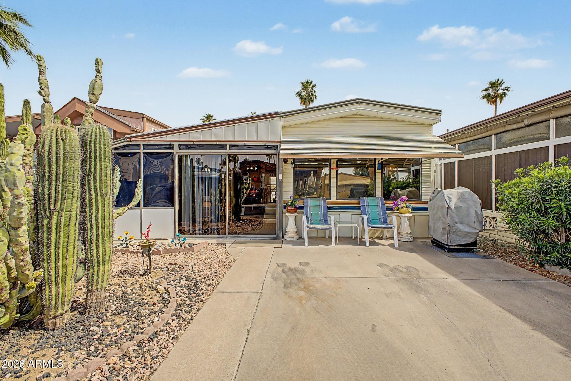 524 DOUGLAS Road