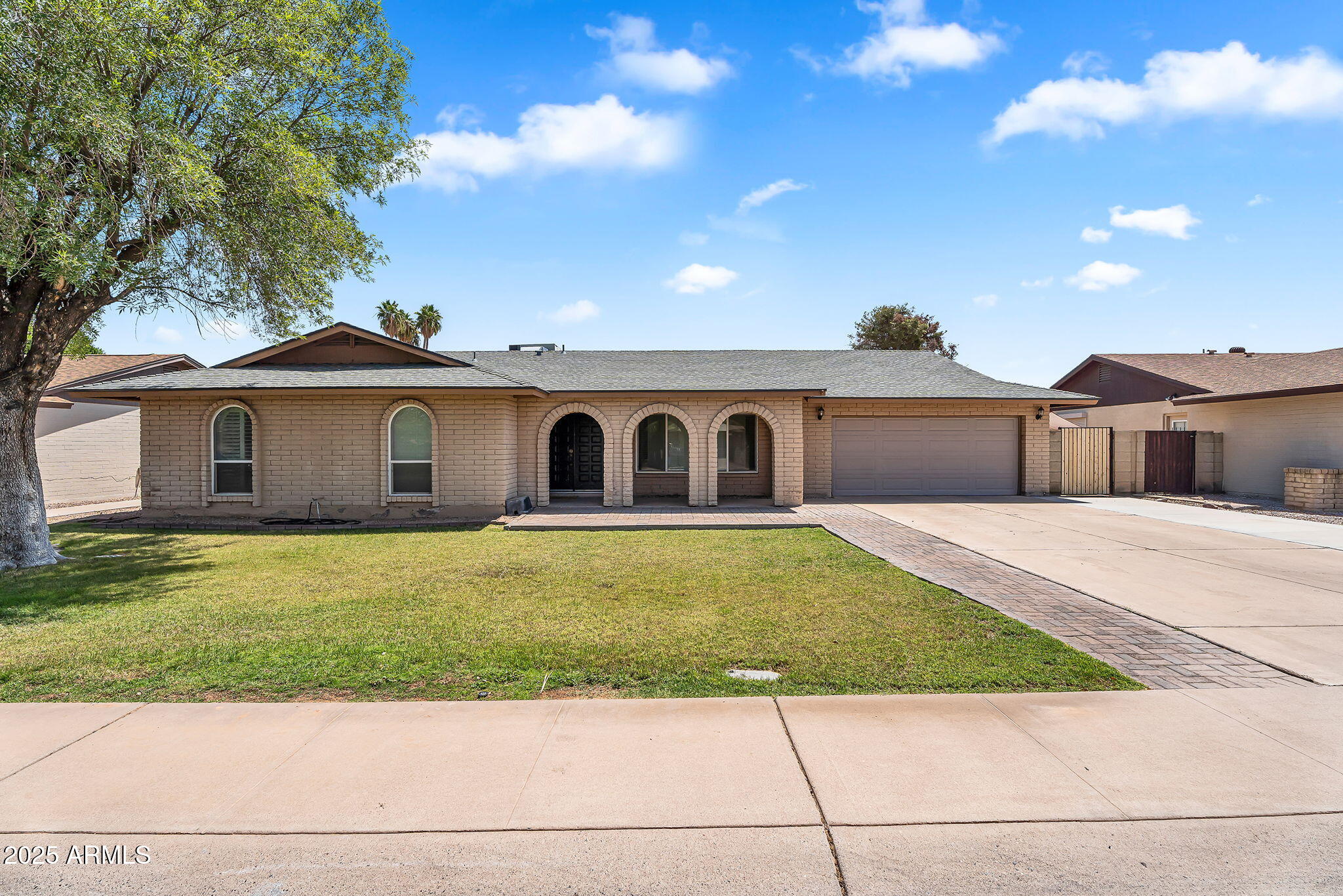 2025 E MAGDALENA Drive