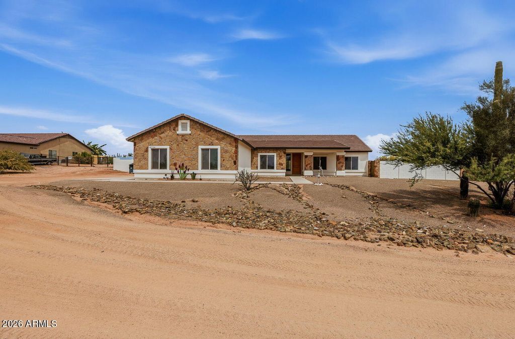 Photo of 15724 E Cavedale Drive, Scottsdale, AZ 85262 (MLS # 7015884)