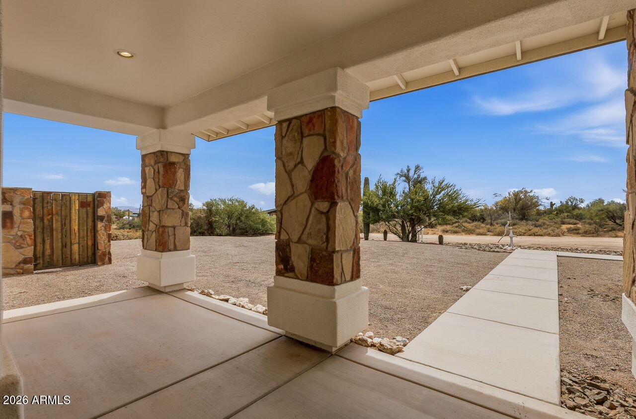 15724 E Cavedale Drive