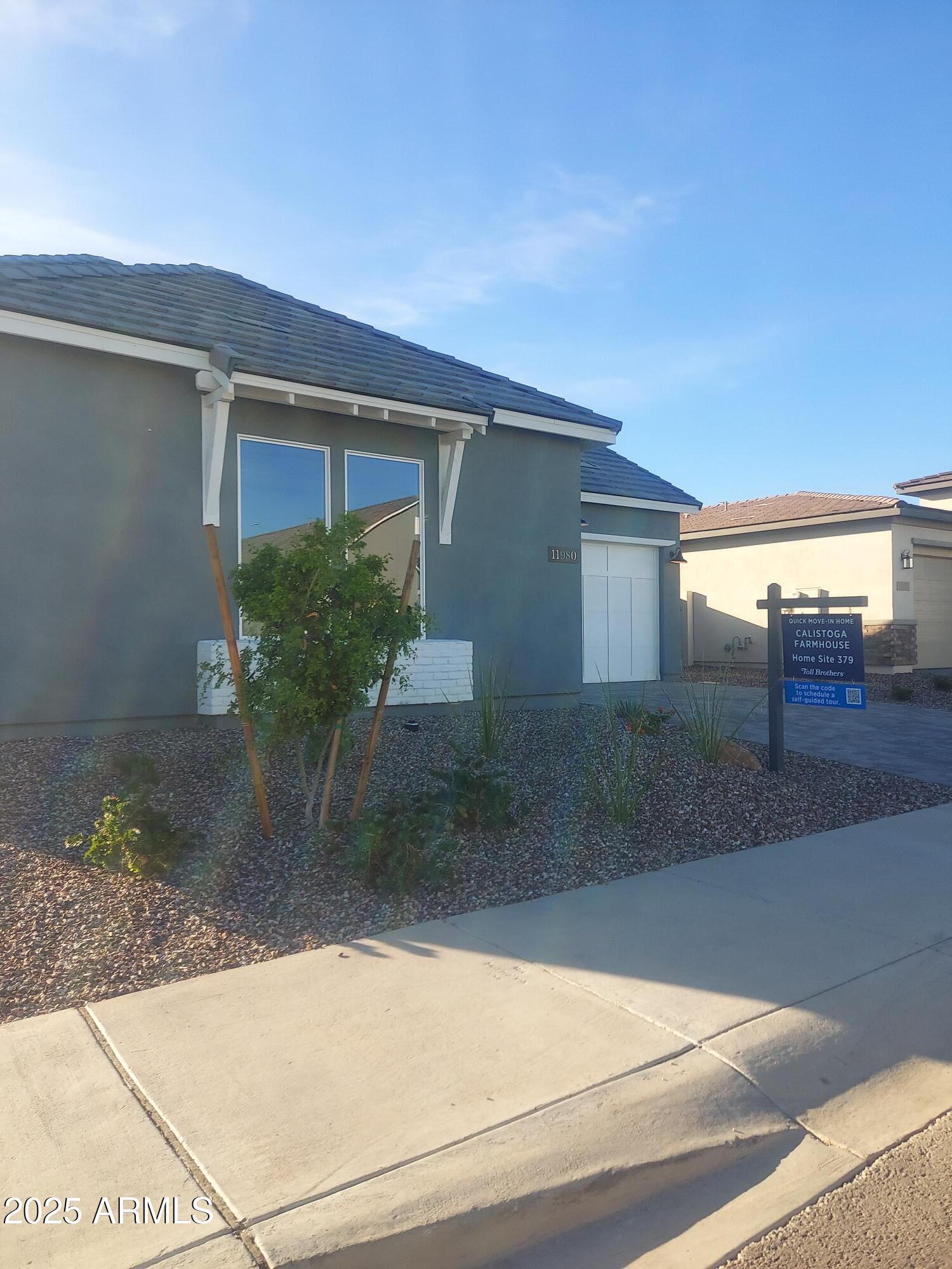 11980 N Luckenbach Street