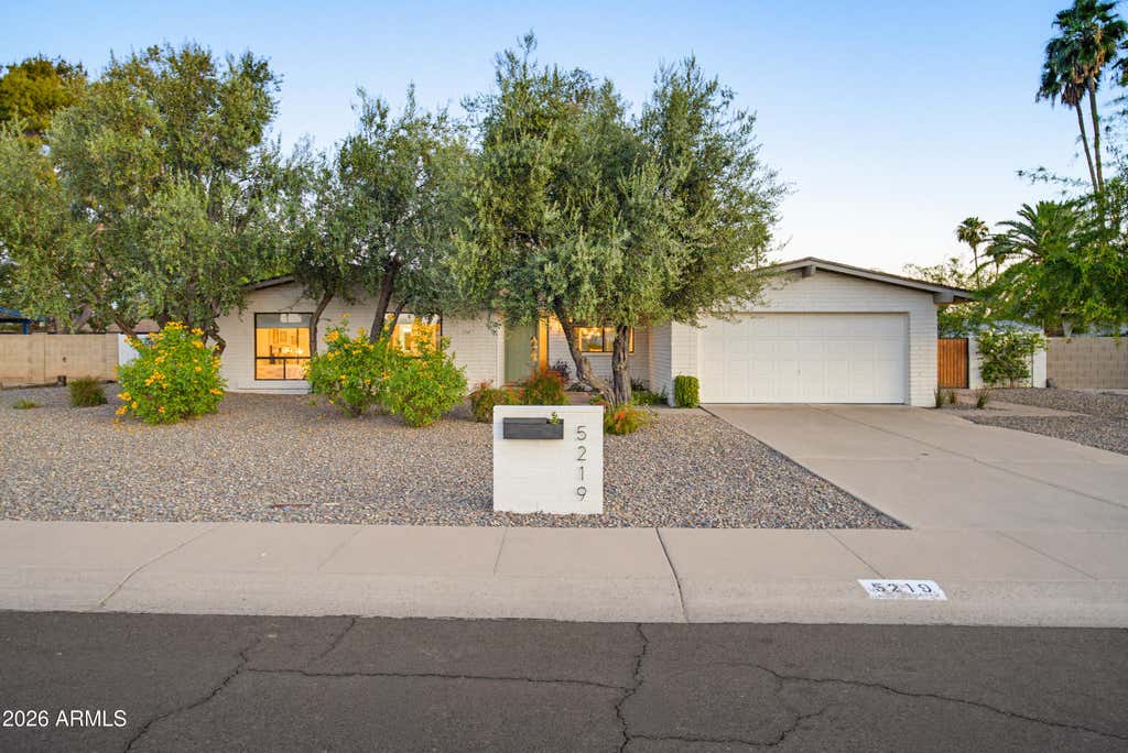 Photo of 5219 E Winchcomb Drive, Scottsdale, AZ 85254 (MLS # 7037626)