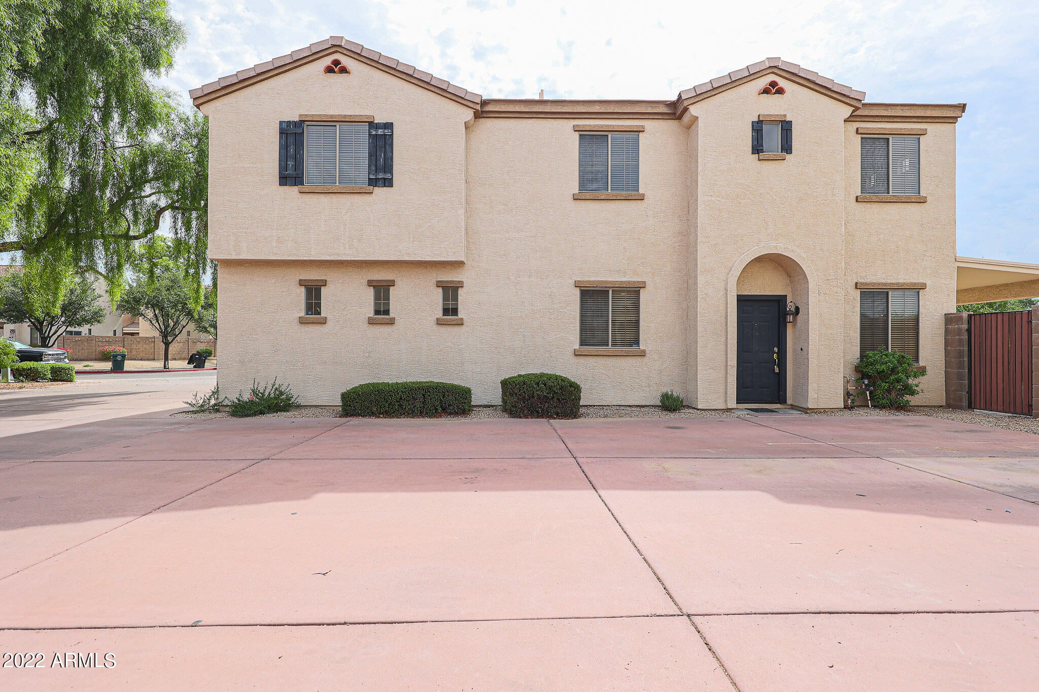 3039 W LOS GATOS Drive