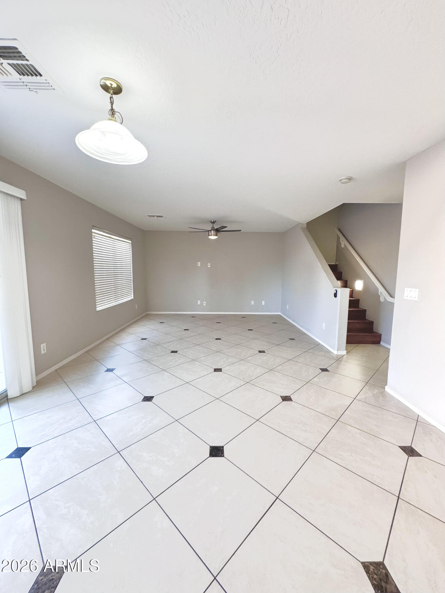 15118 W Lincoln St Street