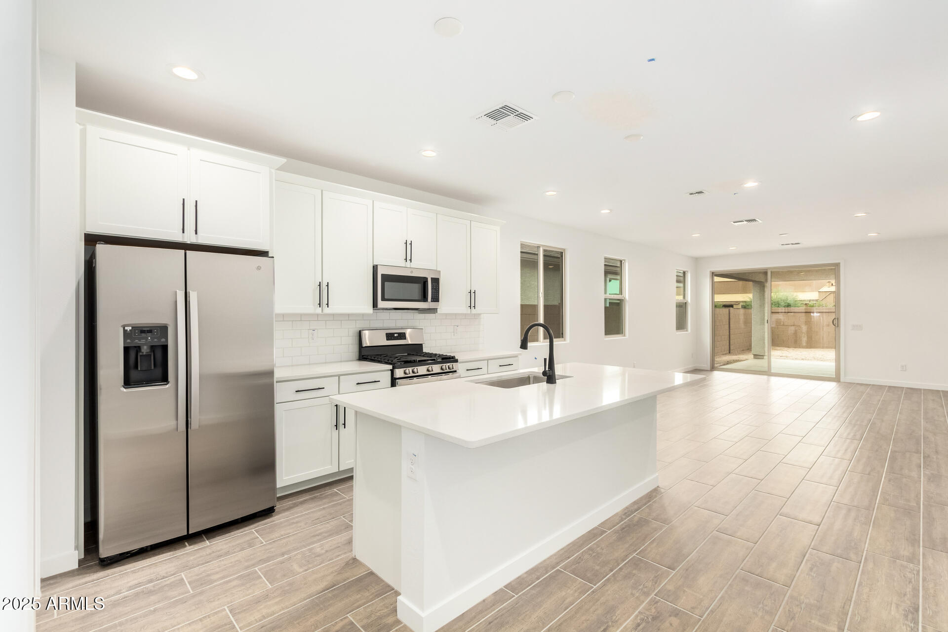 15817 W VOGEL Avenue