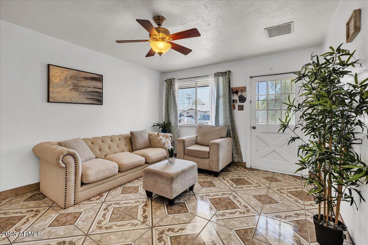 6516 W CHEERY LYNN Road