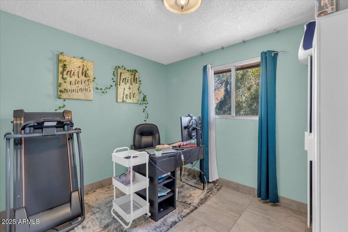 6516 W CHEERY LYNN Road