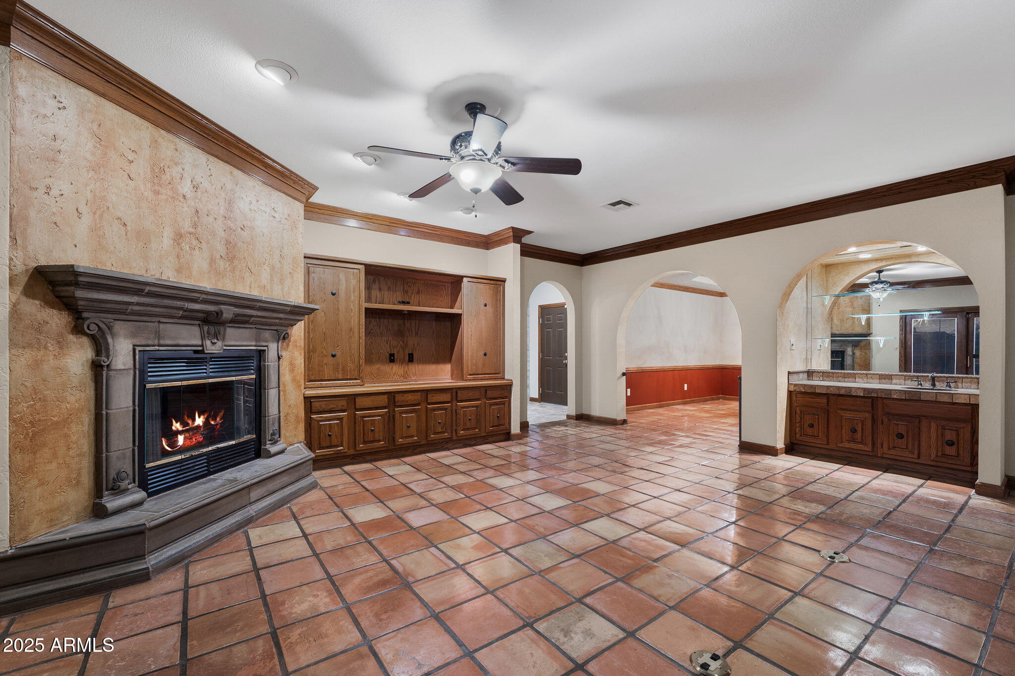 1235 E CLEARVIEW Drive