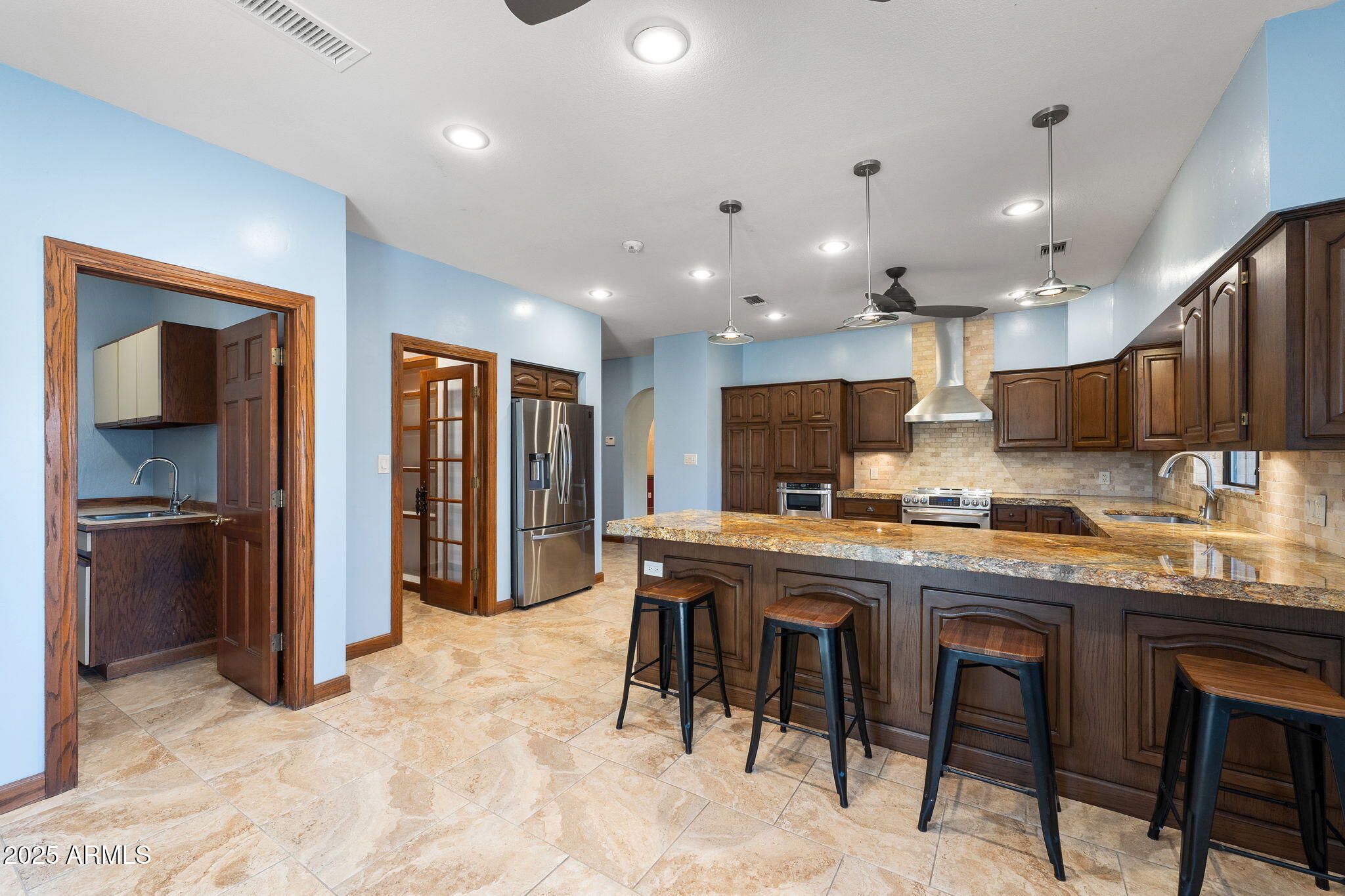 1235 E CLEARVIEW Drive