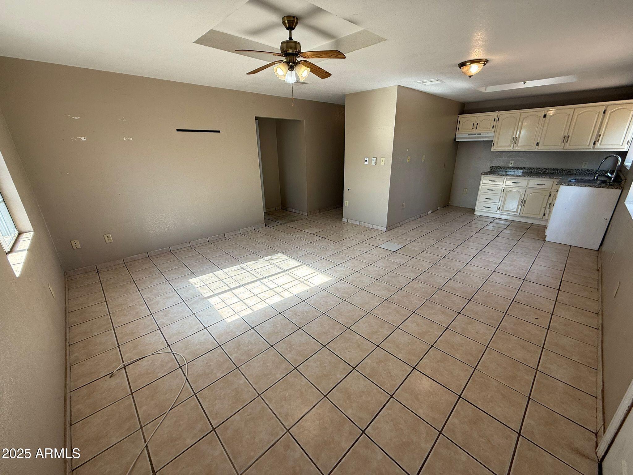 2484 N SULPHUR SPRINGS Street